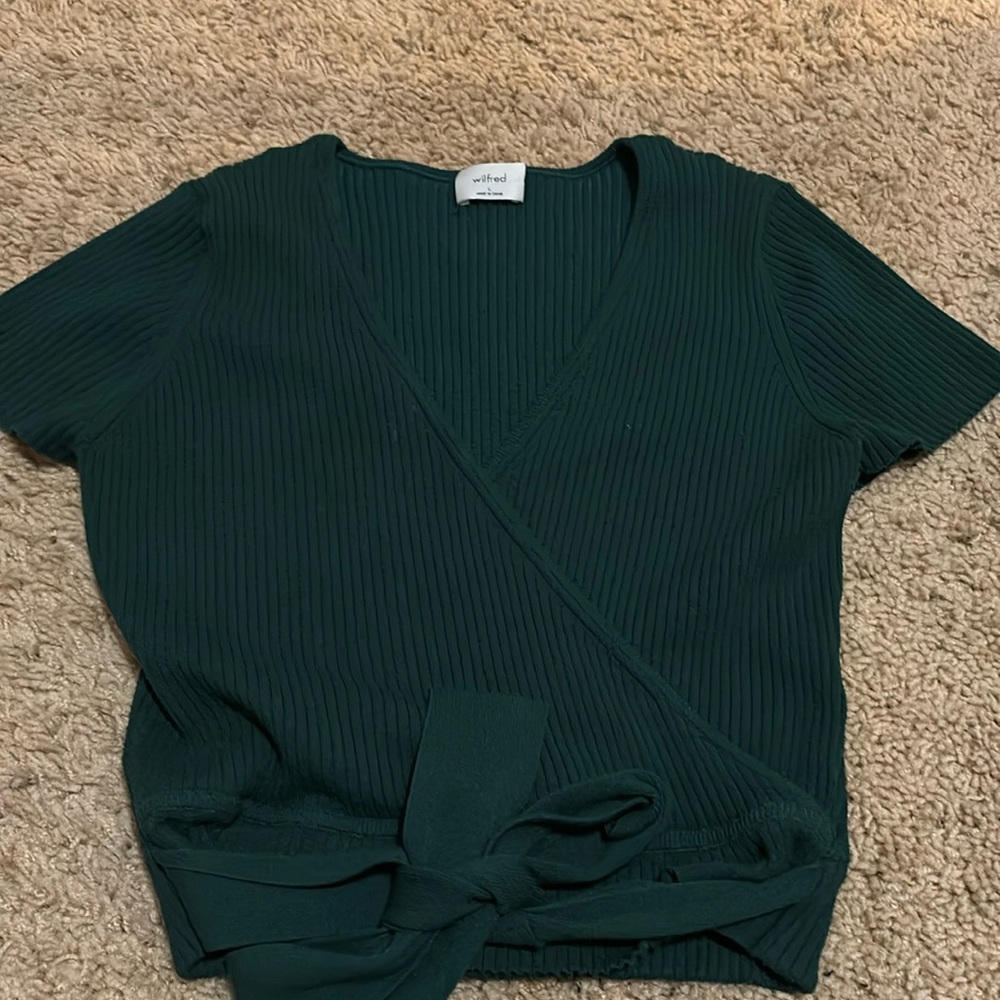 Super cute, flirty, short sleeve green shirt